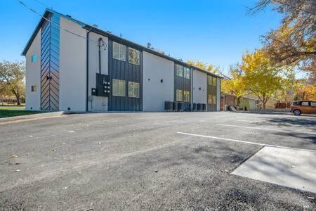 Near Downtown Stylish 2Br With Amazing Patio - 6 Villa Moab Luaran gambar