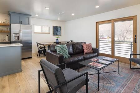 Near Downtown Stylish 2Br With Amazing Patio - 6 Villa Moab Luaran gambar